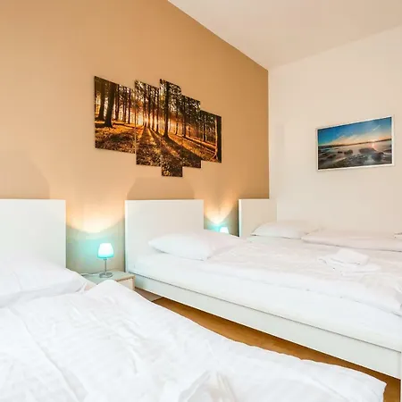 Apartment Work & Dd *